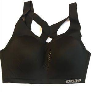 Victoria Secret Sports Bra. Black